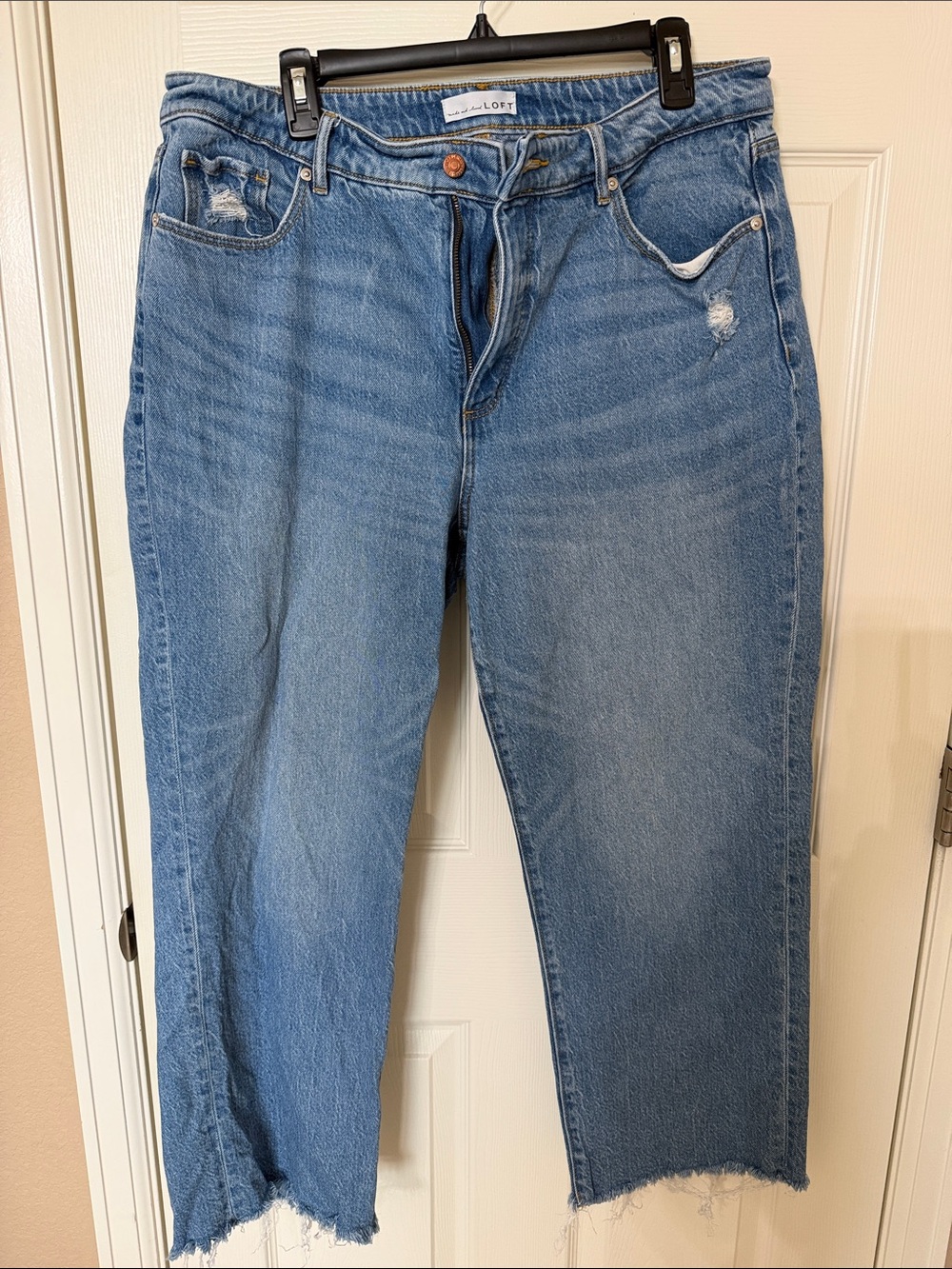 LOFT The Stright High-Rise Cropped Distressed Jeans